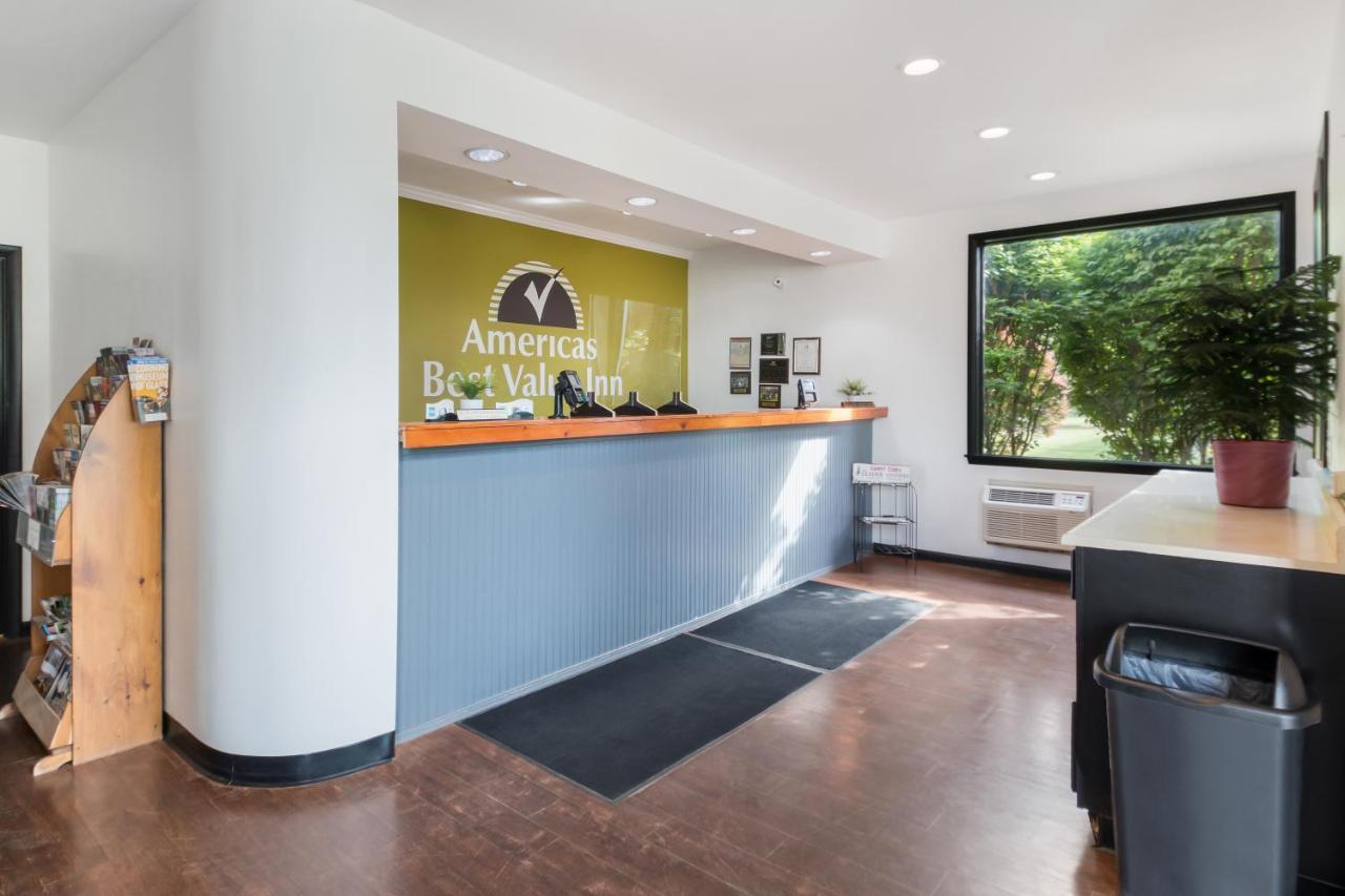 Americas Best Value Inn-Painted Post Extérieur photo